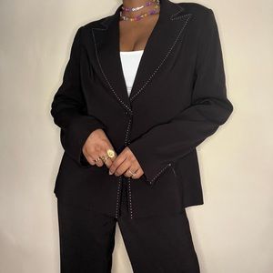 Epic New York two-piece suit in brown with white contrast stitching. Size 10!